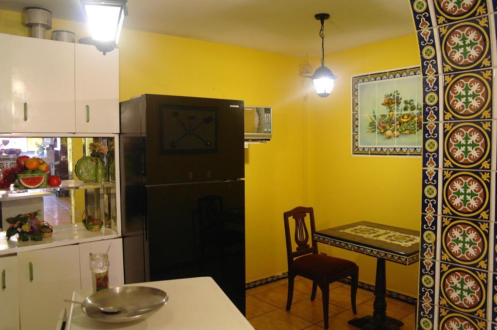 Hostal Iquique Lima Buitenkant foto