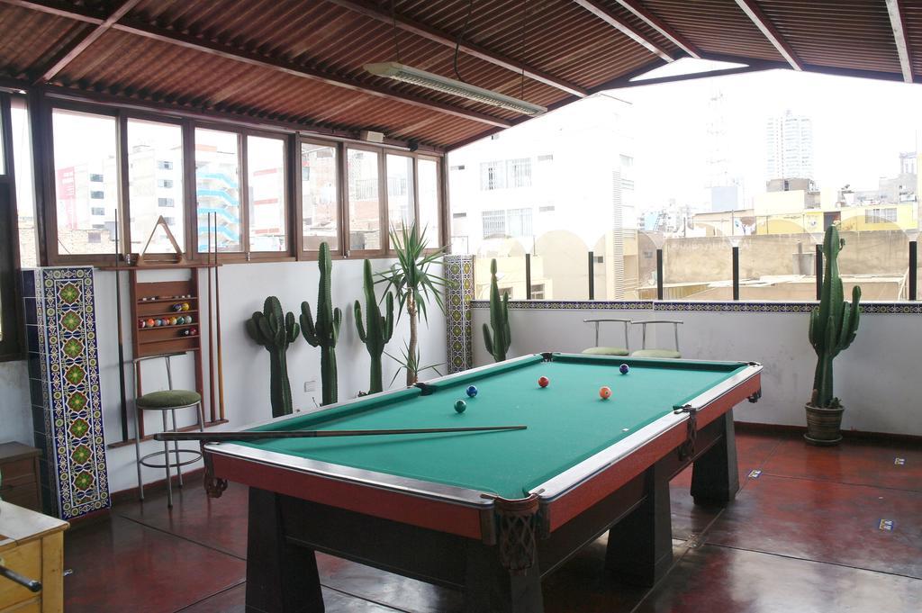 Hostal Iquique Lima Buitenkant foto