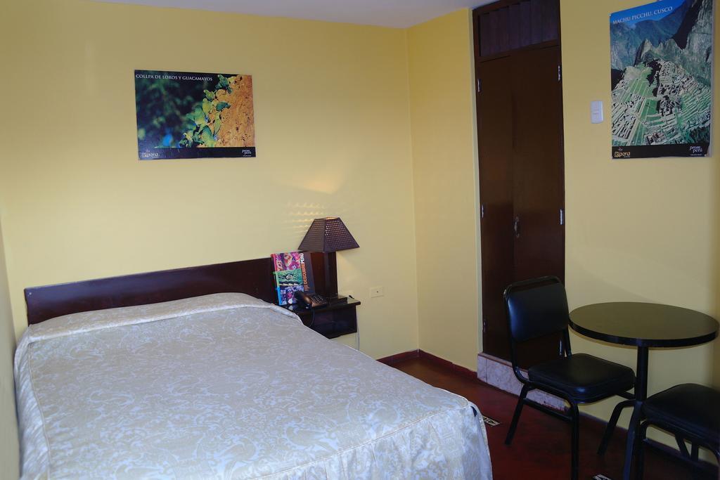 Hostal Iquique Lima Buitenkant foto