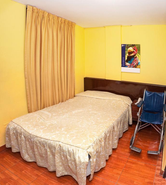 Hostal Iquique Lima Buitenkant foto