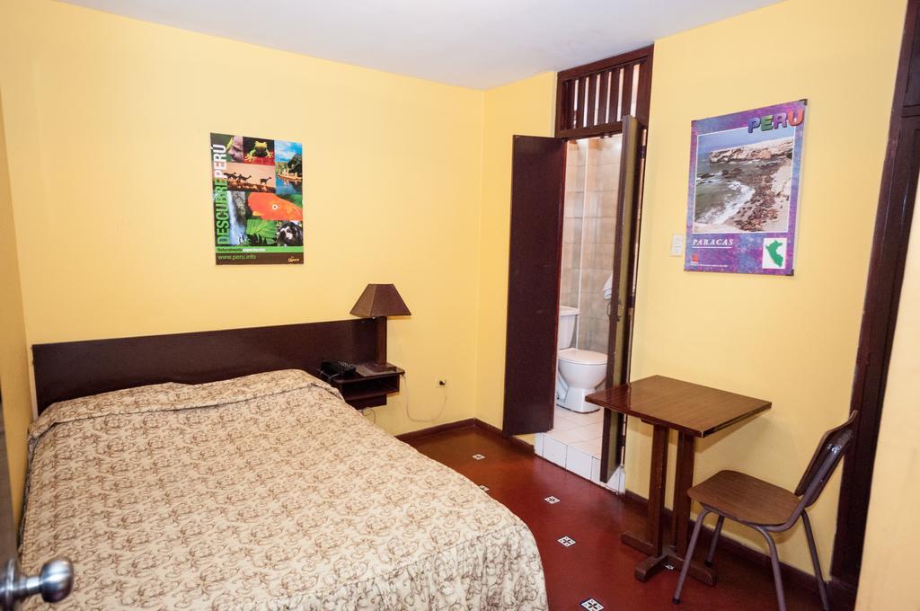 Hostal Iquique Lima Buitenkant foto