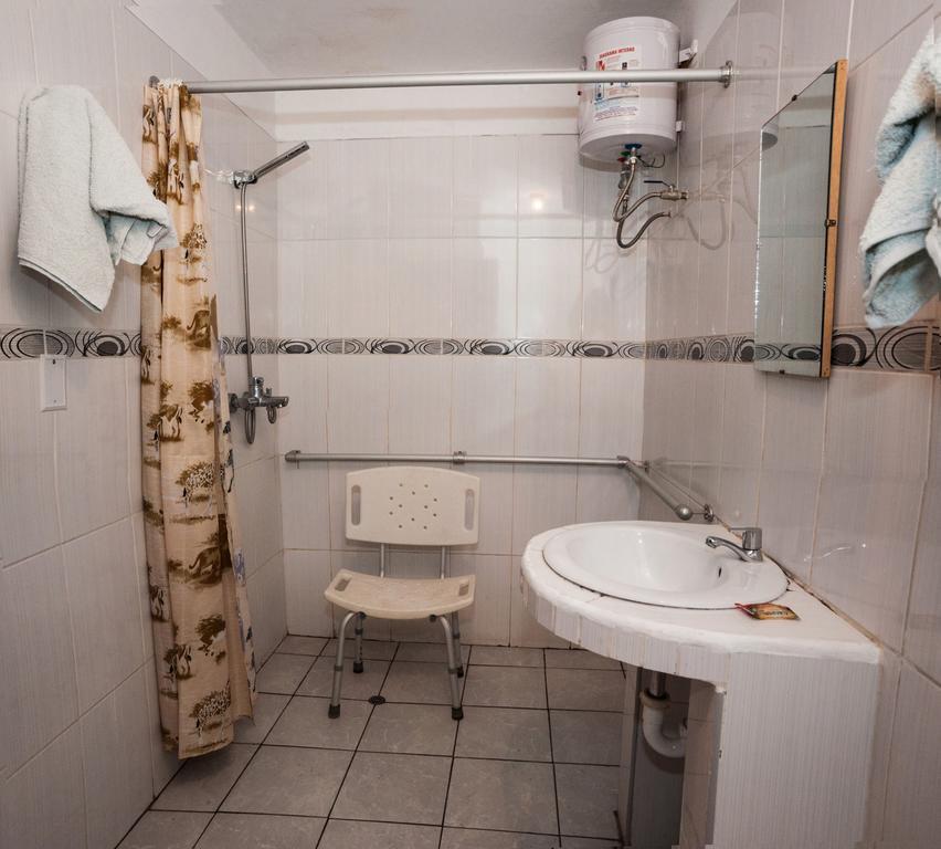 Hostal Iquique Lima Buitenkant foto